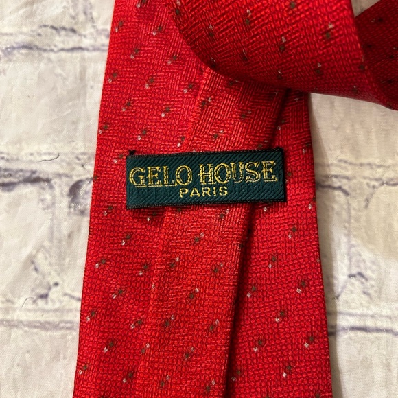 GELO HOUSE PARIS MENS 100% SILK PATTERN RED/BURGUNDY TIE - Picture 6 of 6